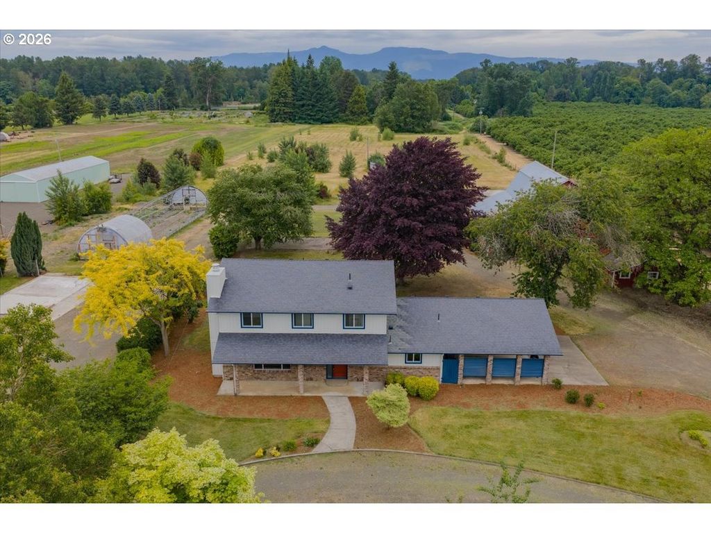 93419 River Rd, Junction City