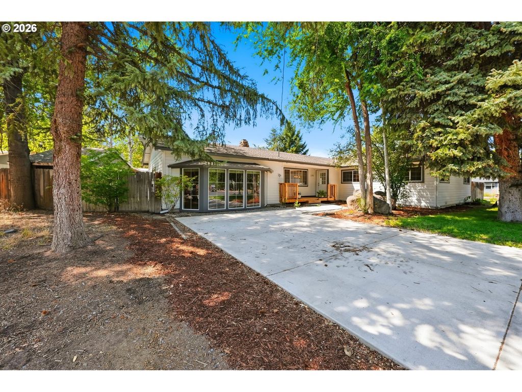2245 Ne Shepard Rd, Bend