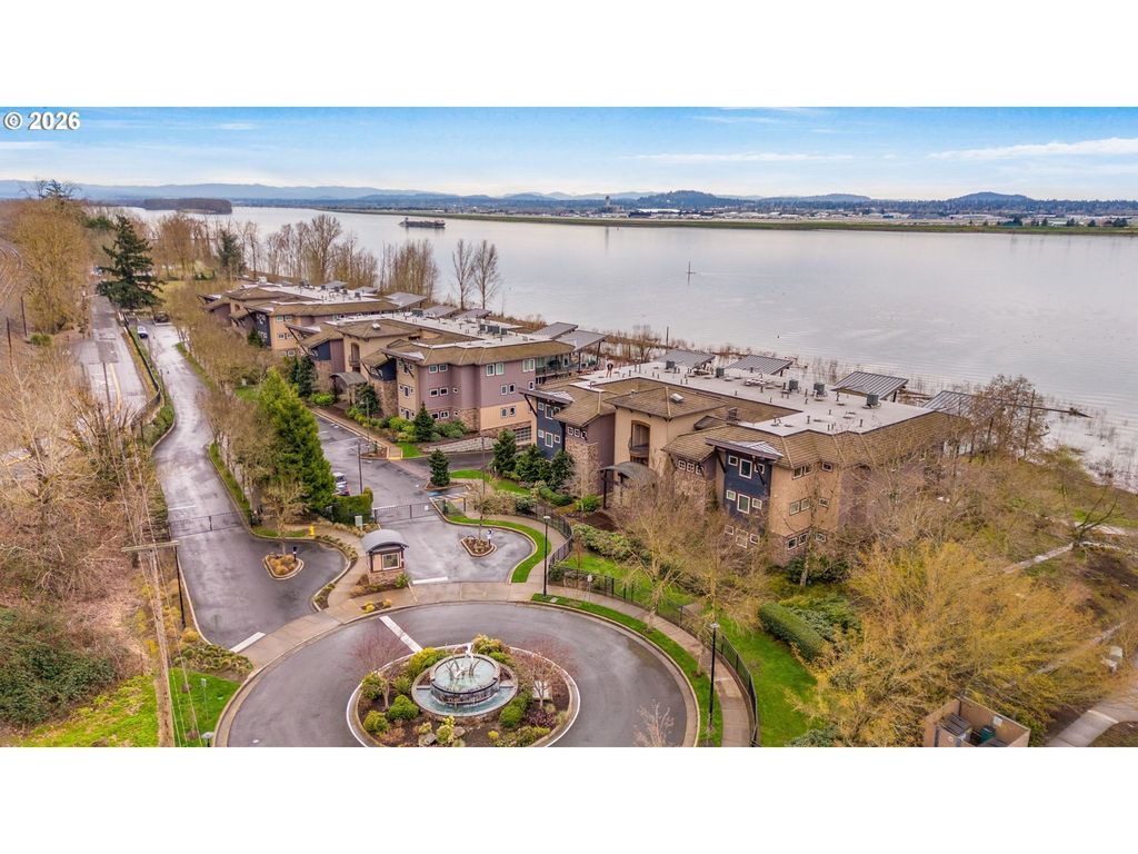 5841 Se Columbia Way 102, Vancouver