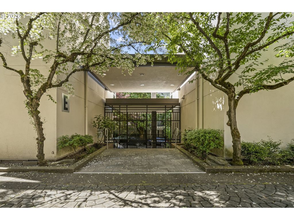 1535 Sw Clay St 239, Portland