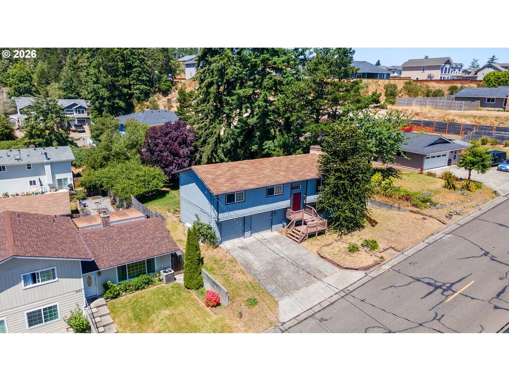 2230 Oak St, North Bend