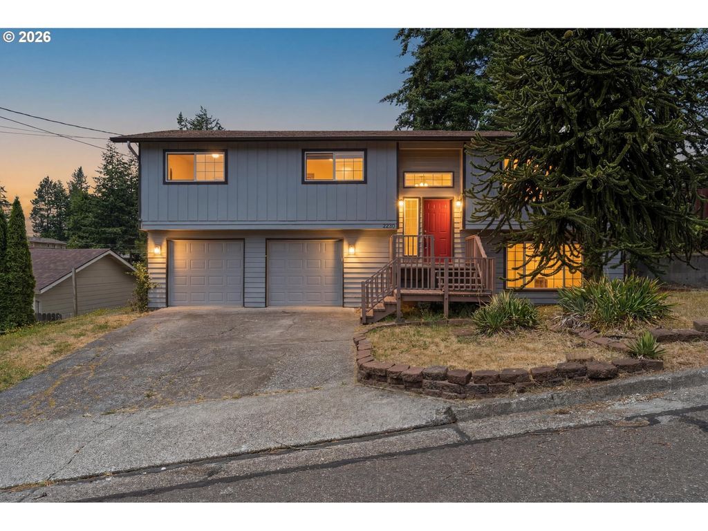 2230 Oak St, North Bend