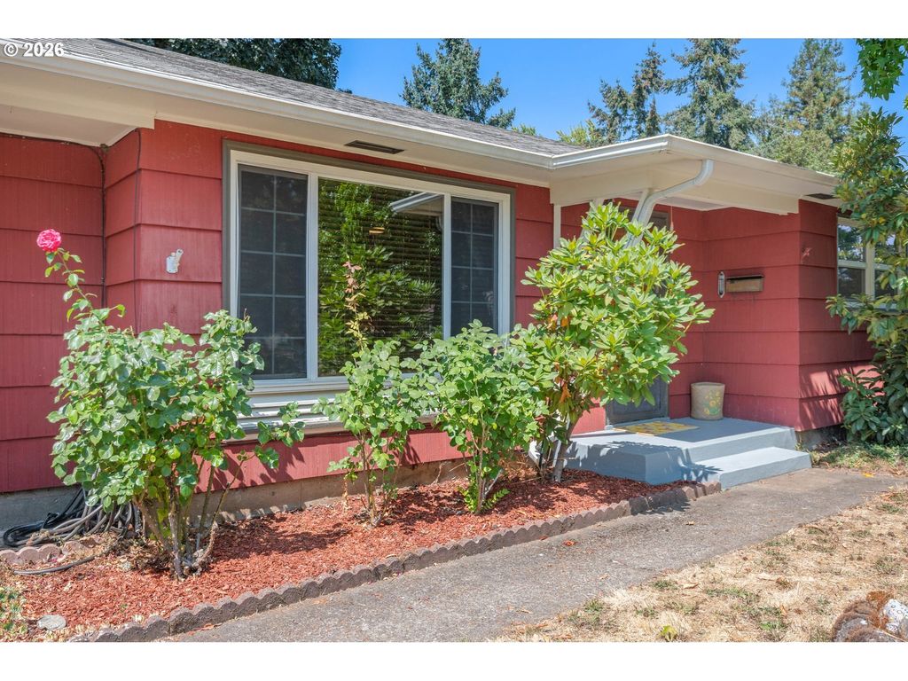 880 Hughes St, Eugene