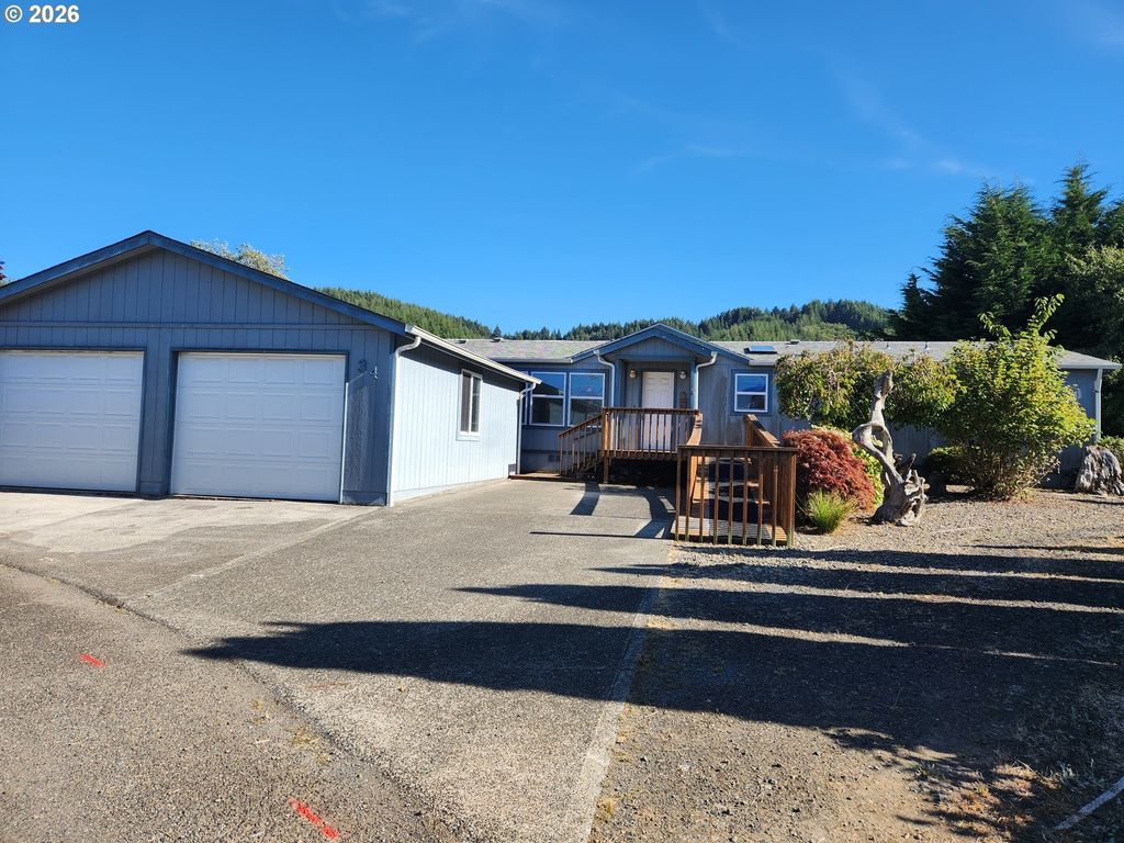 100 River Bend Rd 34, Reedsport