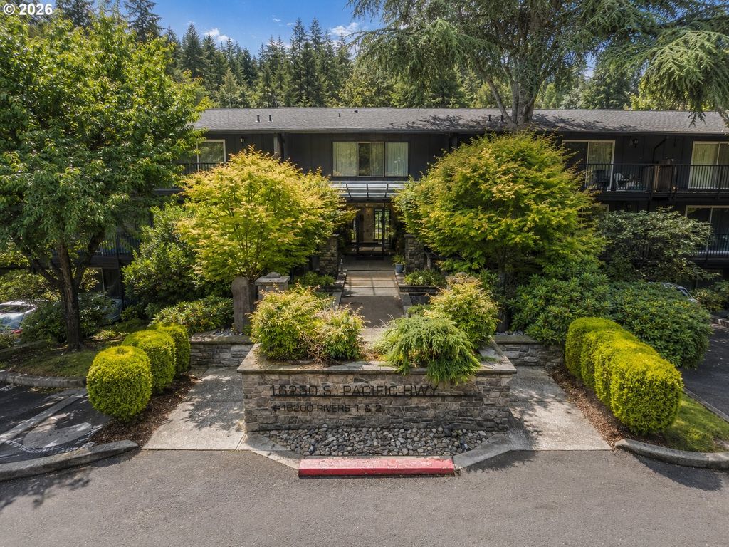 16250 Pacific Hwy 69, Lake Oswego