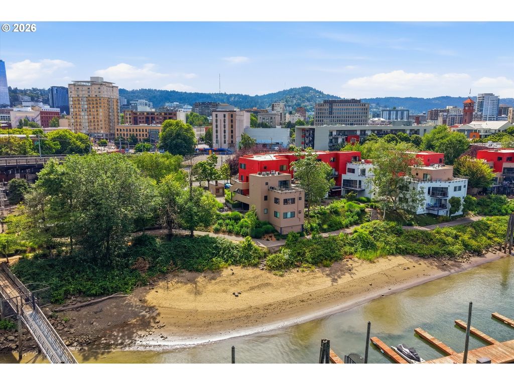 606 Nw Naito Pkwy A9, Portland