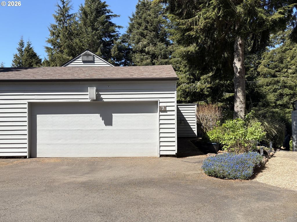 600 Island Dr #7, Gleneden Beach