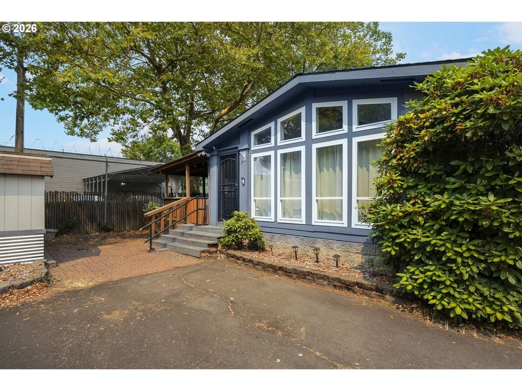 700 Ne 183rd Ave 12, Portland