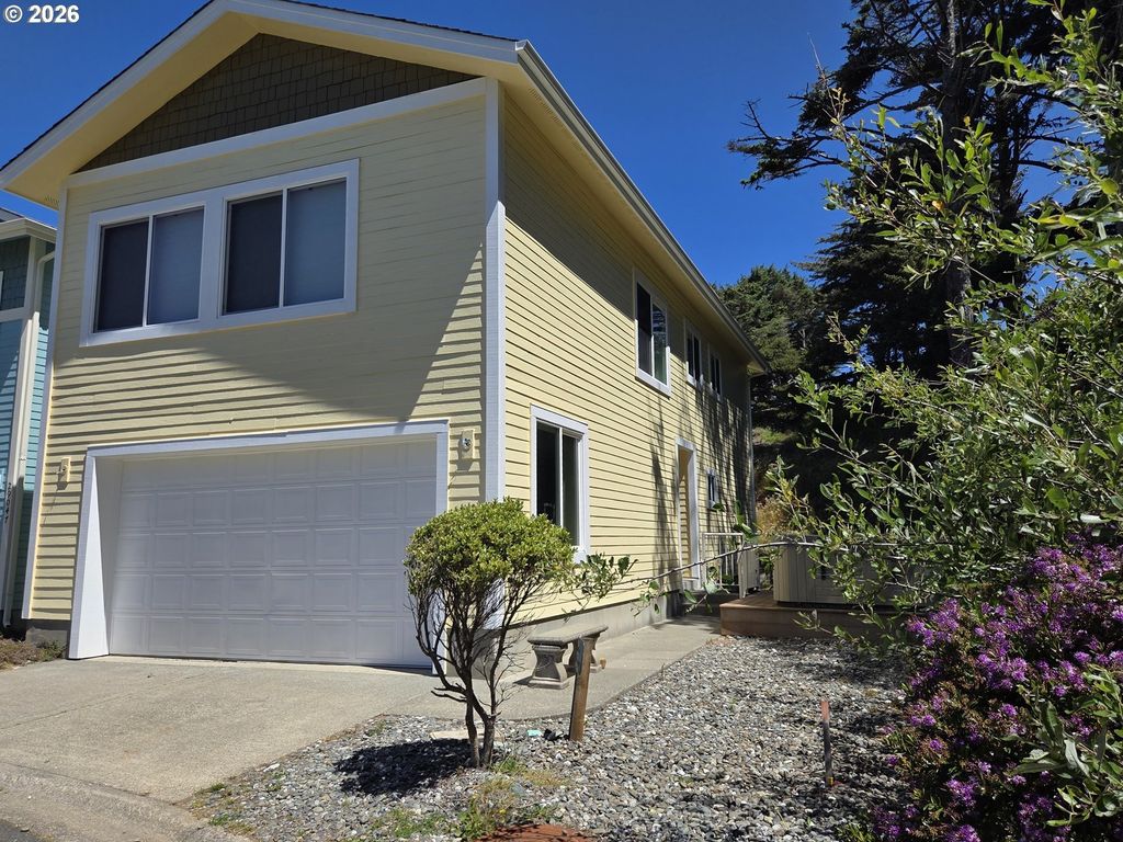 29049 Vizcaino Ct, Gold Beach