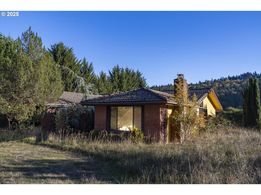 312 Bryant Ln, Roseburg