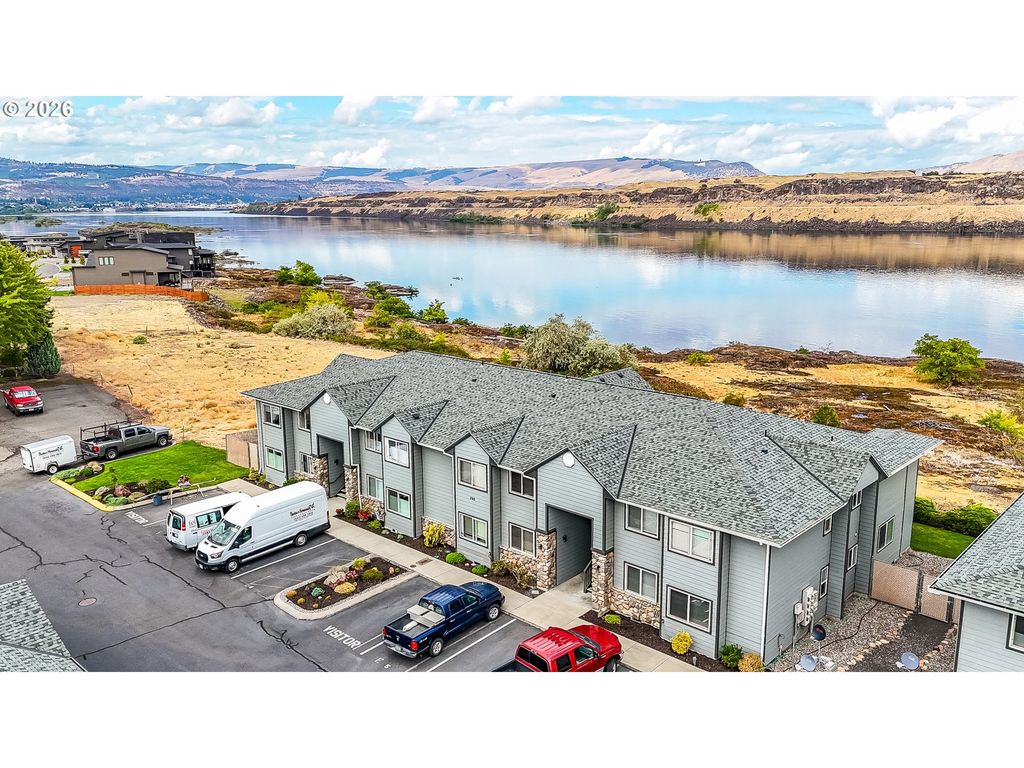 240 Lone Pine Ln 7, The Dalles