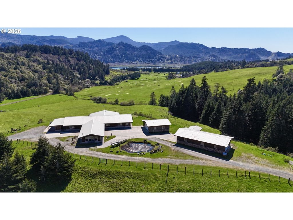 94621 N Bank Rogue River Rd, Gold Beach
