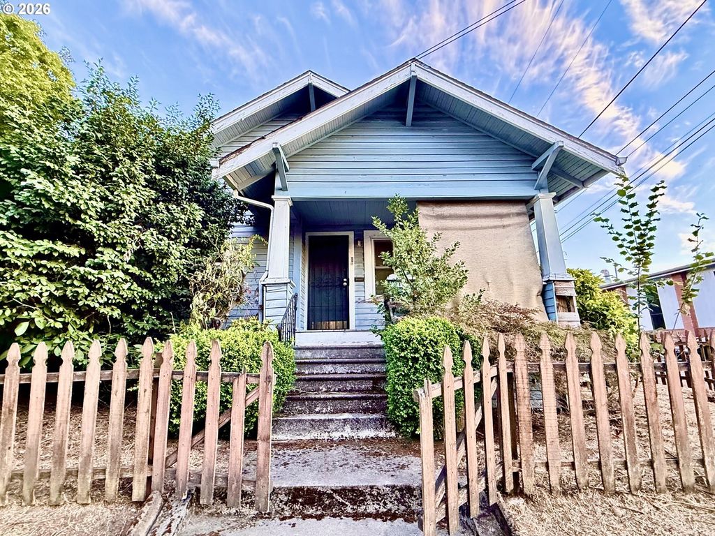 9102 Ne Glisan St, Portland