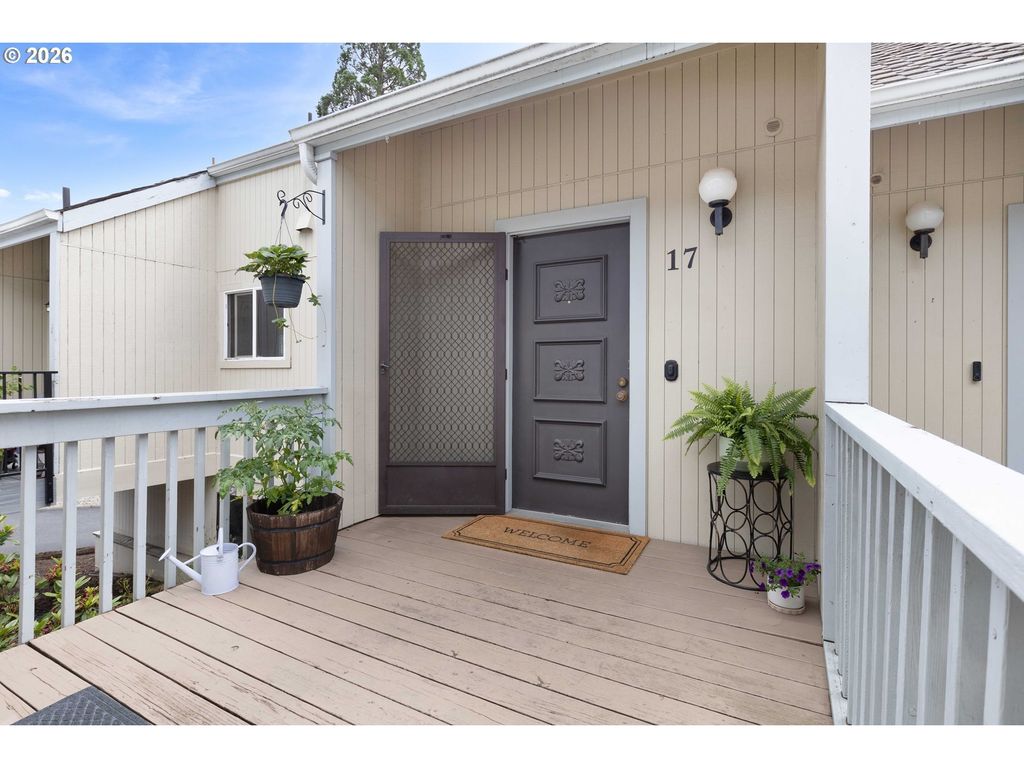 17 Nw Mountain View Dr, Roseburg