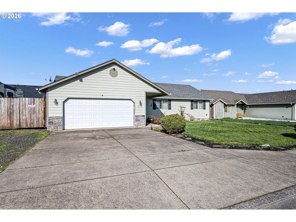 573 Creswood Dr, Creswell