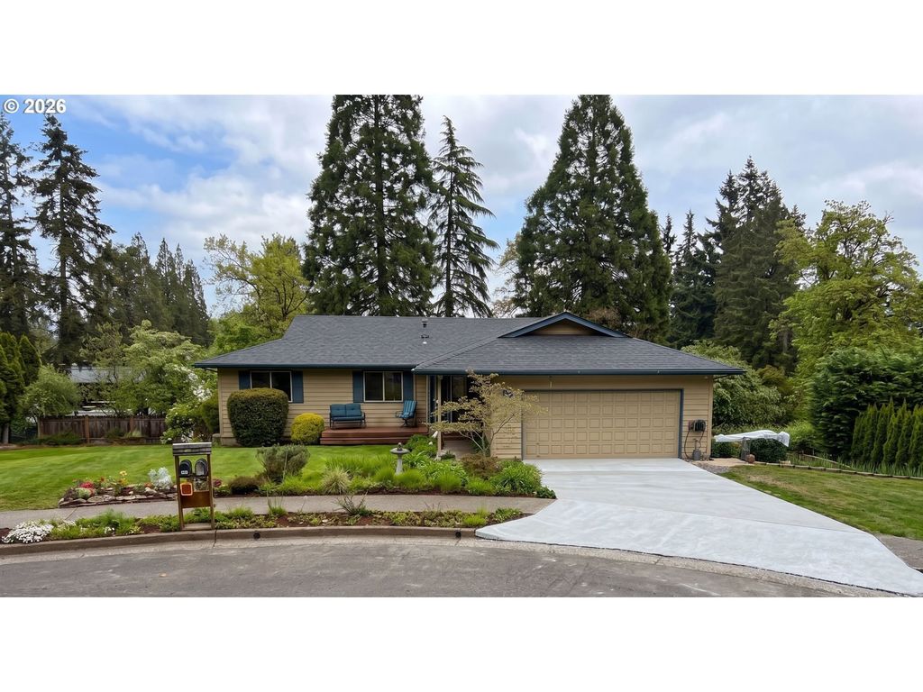 1941 Kilkenny Rd, Lake Oswego