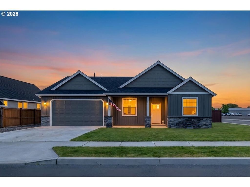 317 Se Pioneer Dr, Prineville