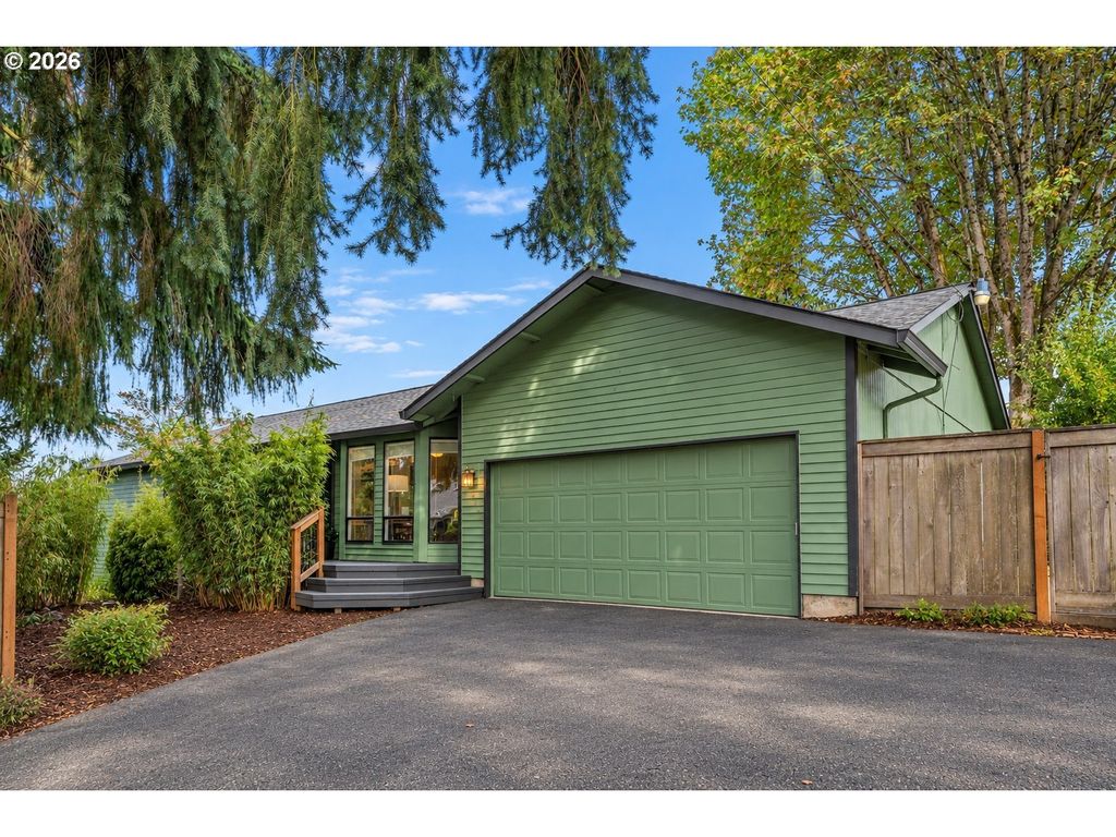 3951 Sw Canby St, Portland