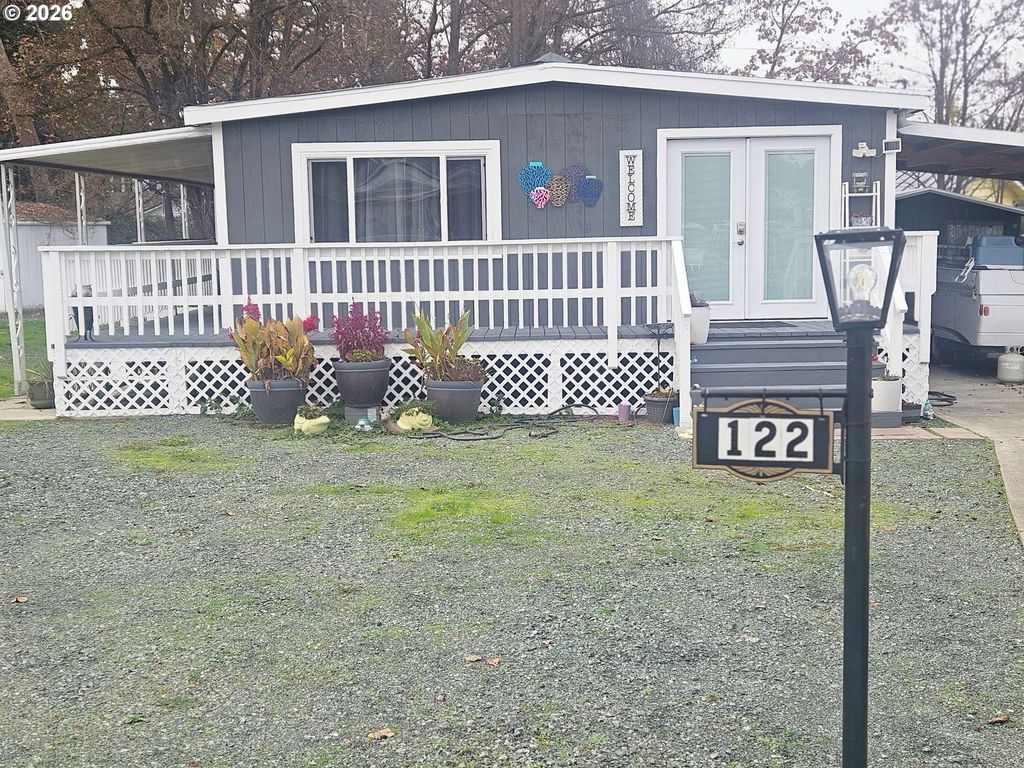 122 Parkdale Cir, Grants Pass