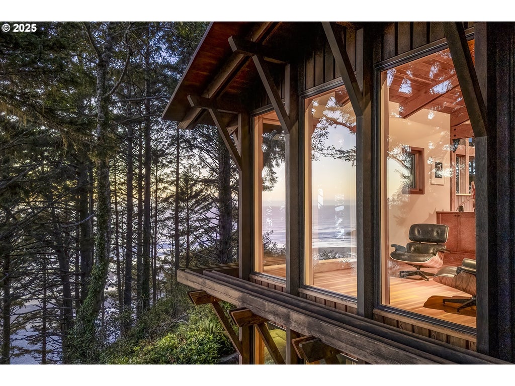 4205 Knoll Ter, Neskowin