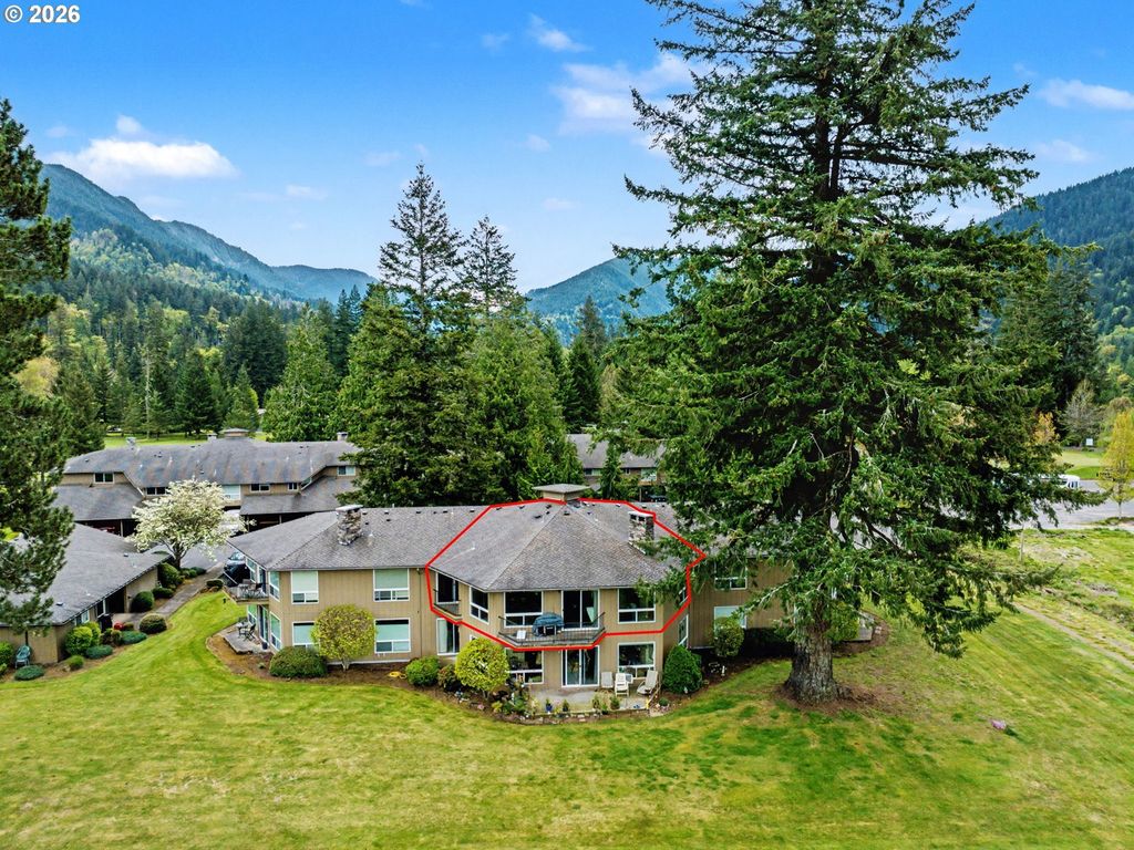 68565 E Fairway Estates Rd, Welches