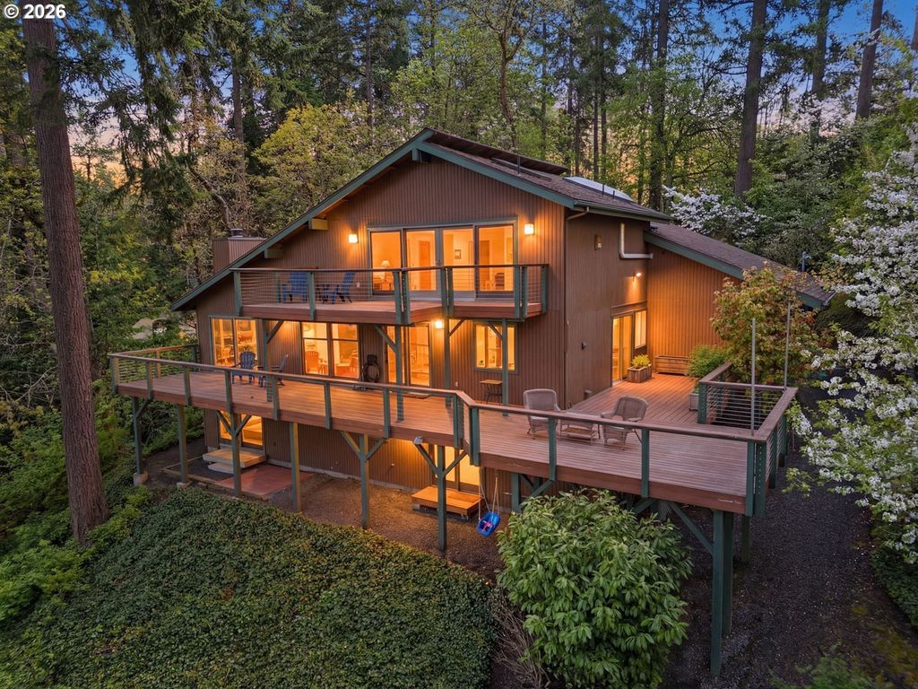 2804 Arline Way, Eugene
