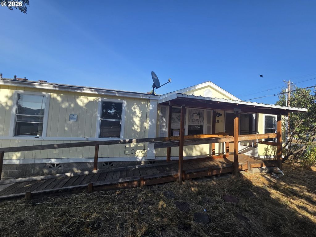 111 Kiss Ct, Roseburg