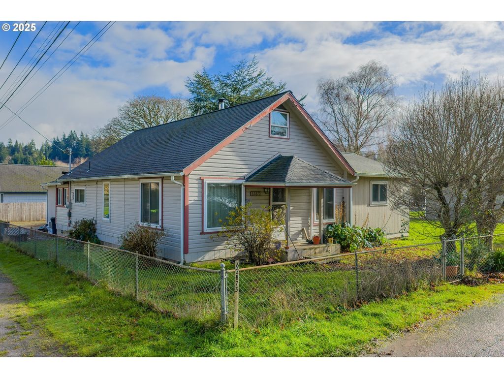 62875 School Rd, Coos Bay