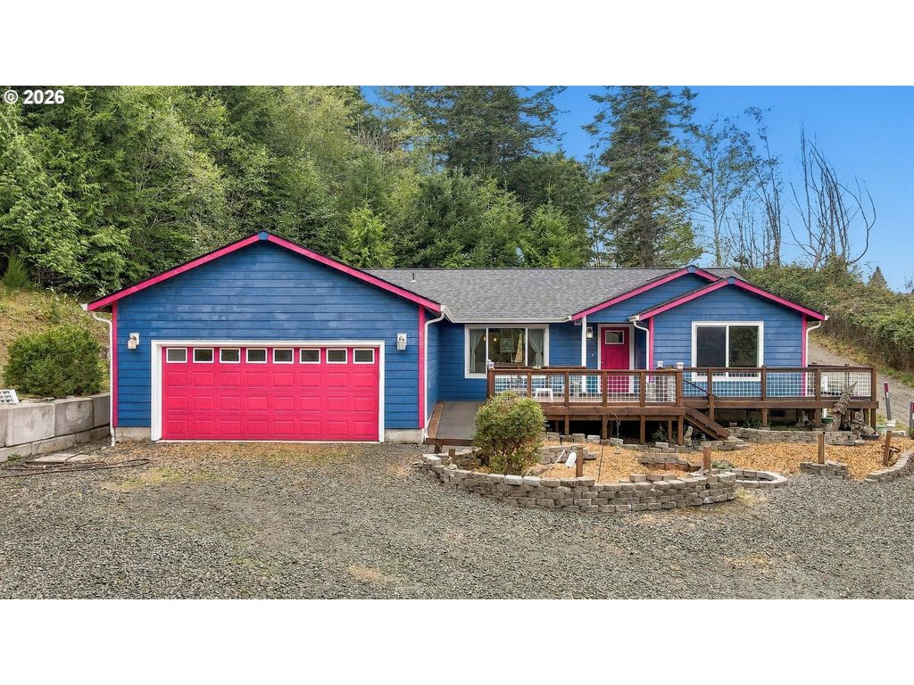 700 Kings Ave, Lakeside