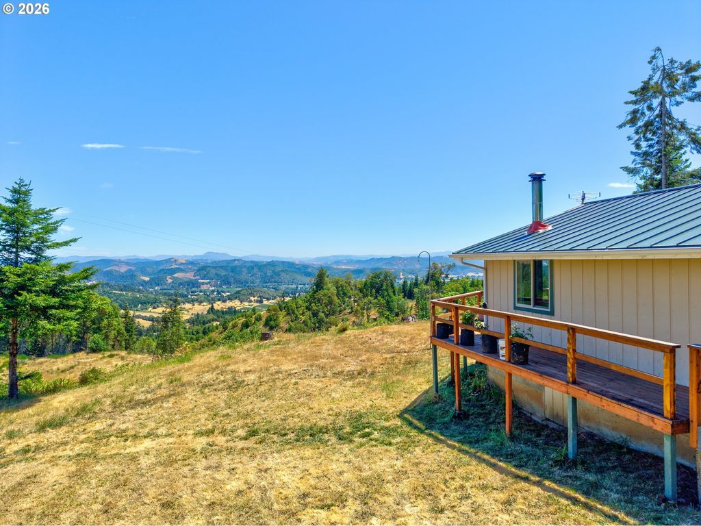 2260 Heydon Rd, Roseburg