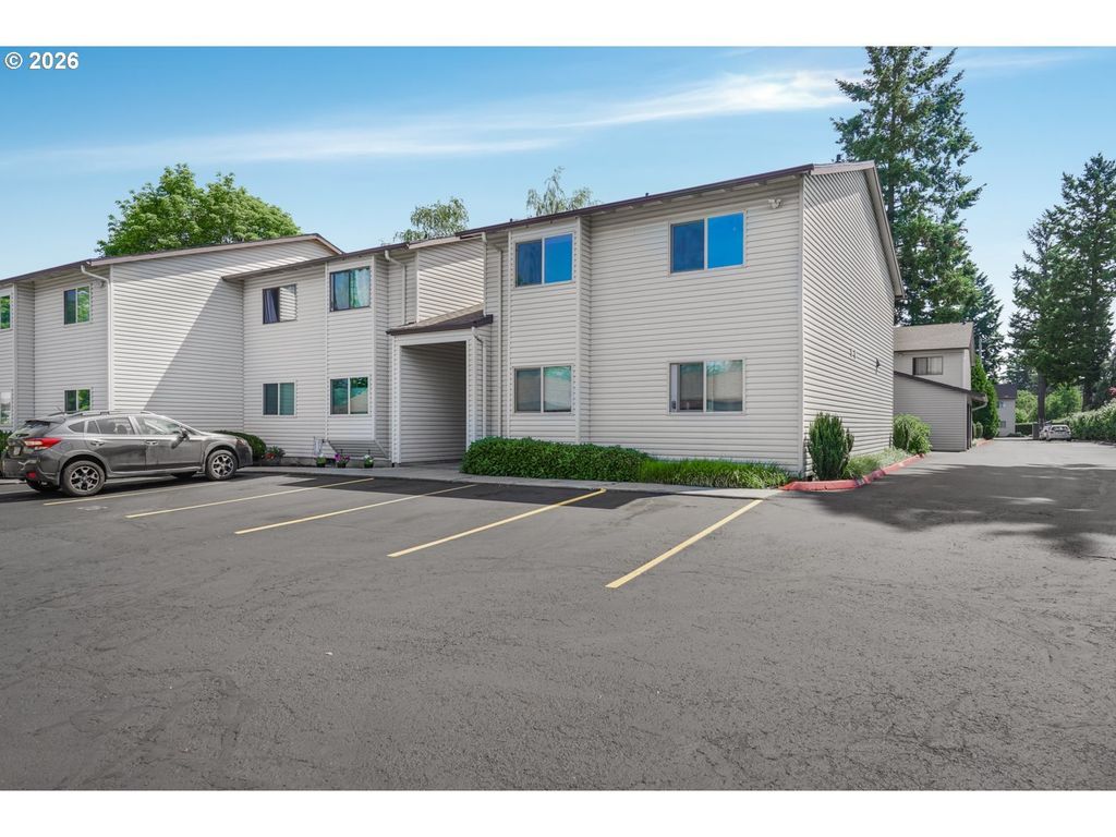 12510 Se Stark St H, Portland