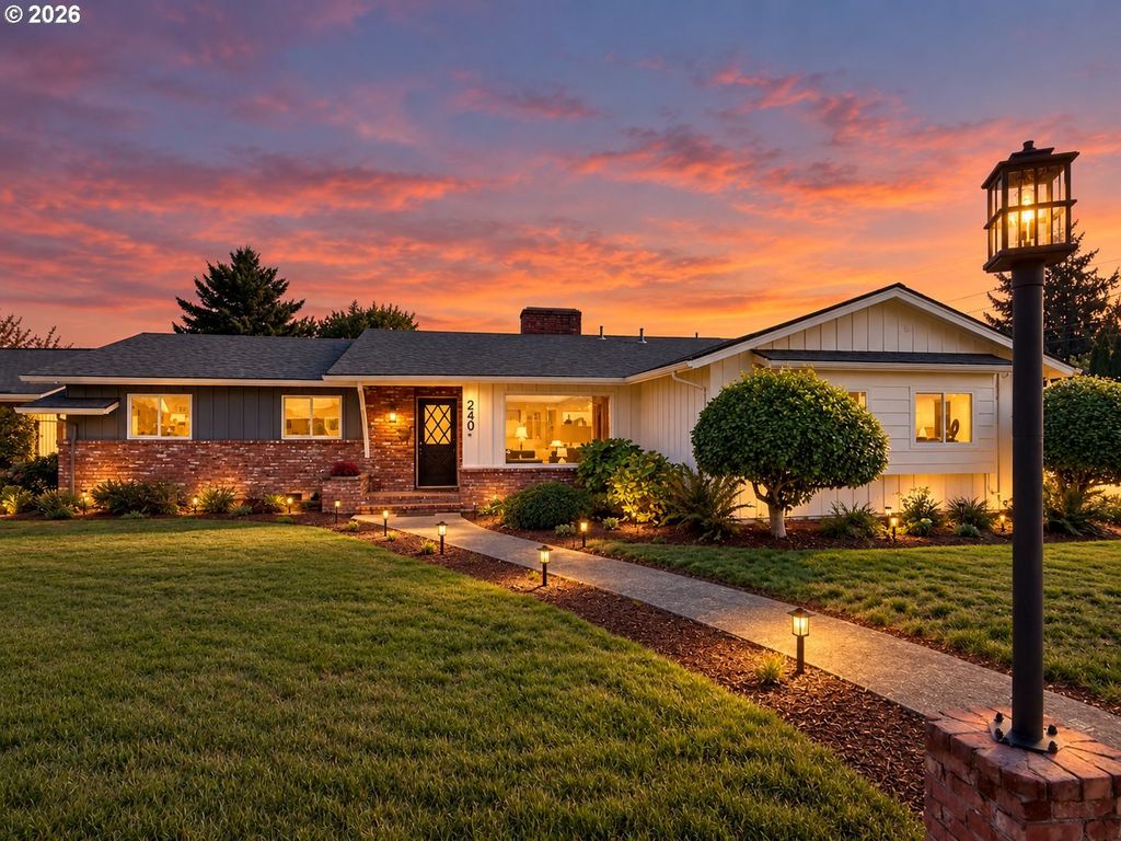 240 Nw Baker Creek Rd, McMinnville