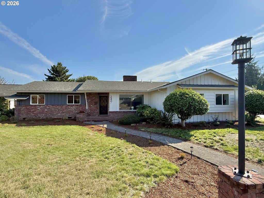 240 Nw Baker Creek Rd, McMinnville