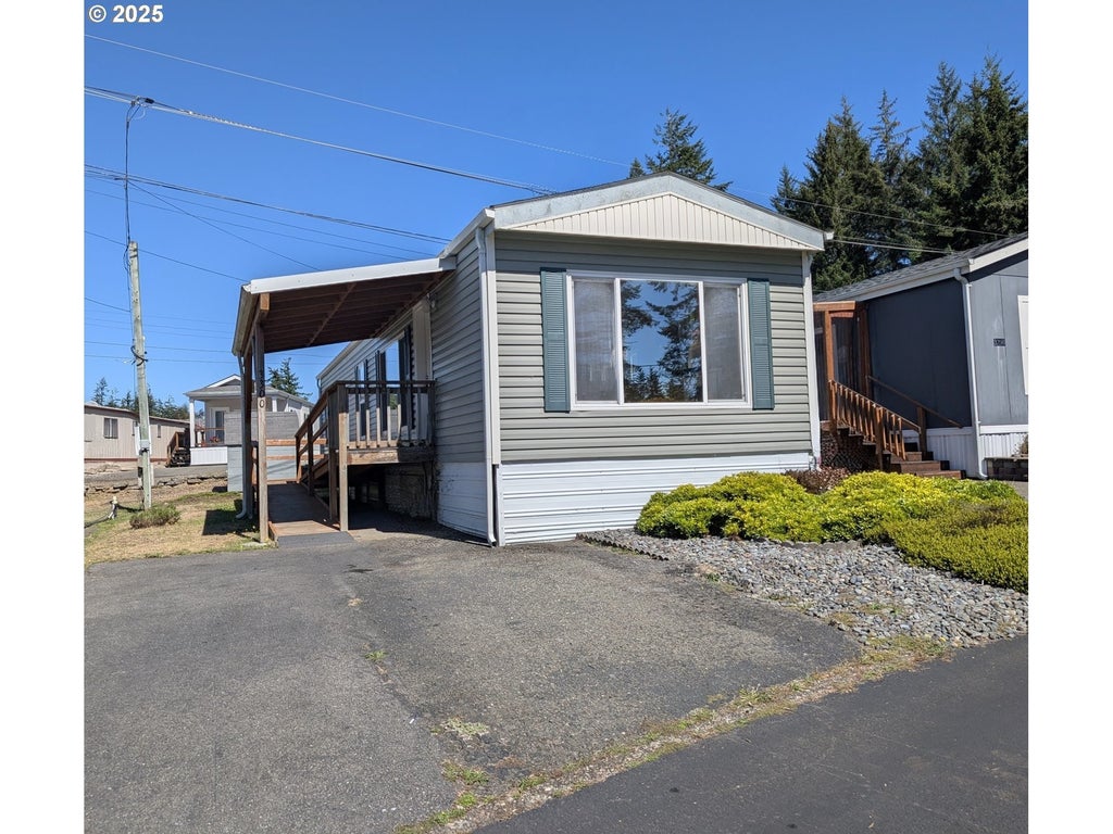 3300 Pacific Loop, Coos Bay