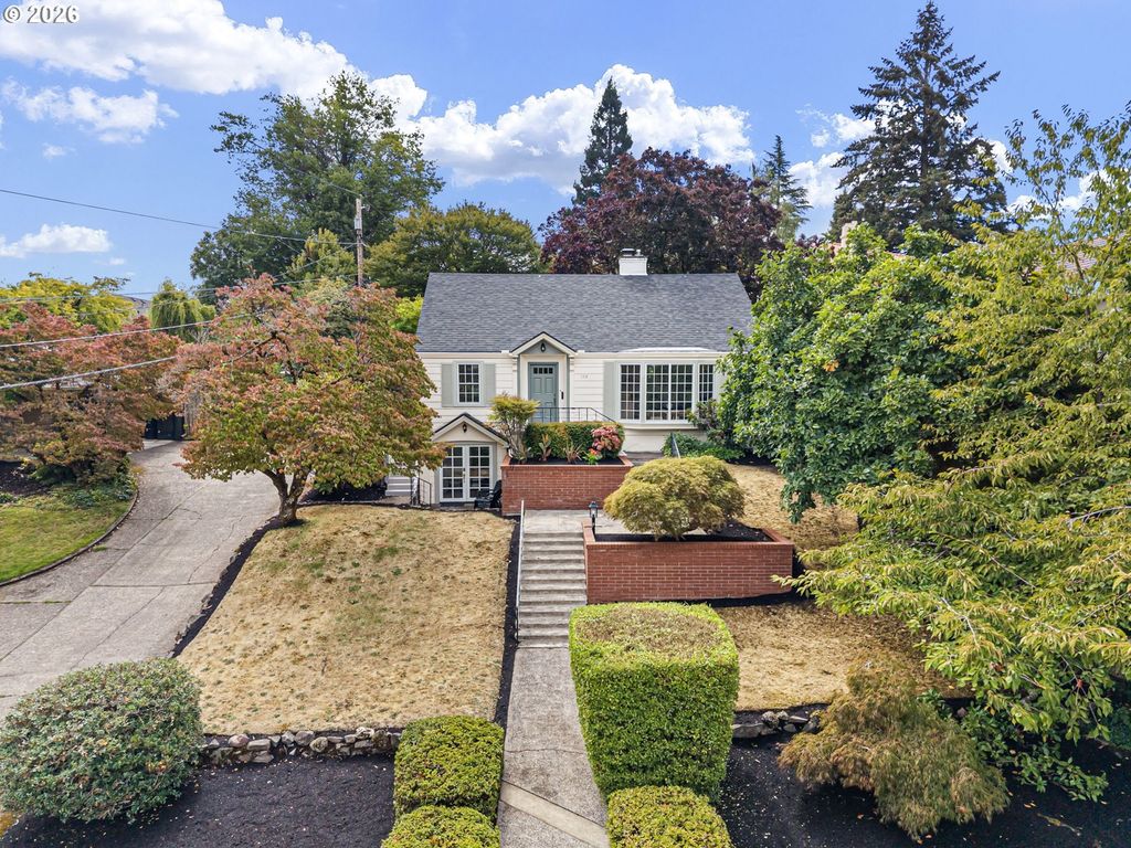 158 W 21st Ave, Eugene