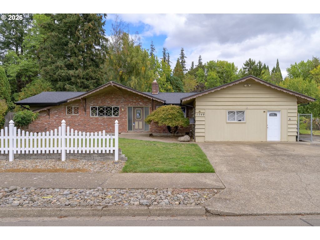 1749 Ne Orchard Ave, McMinnville