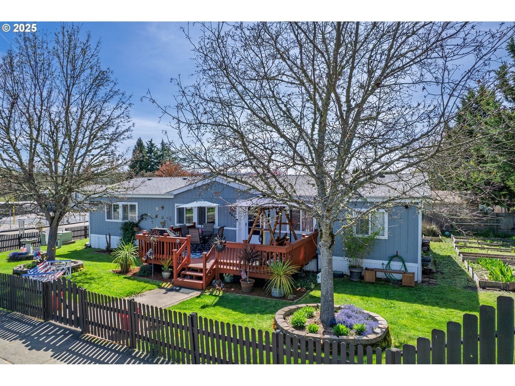 266 River Place Dr, Roseburg