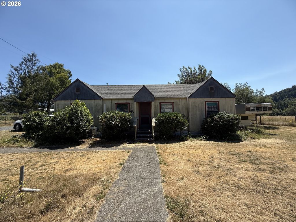 140 Poplar St, Powers
