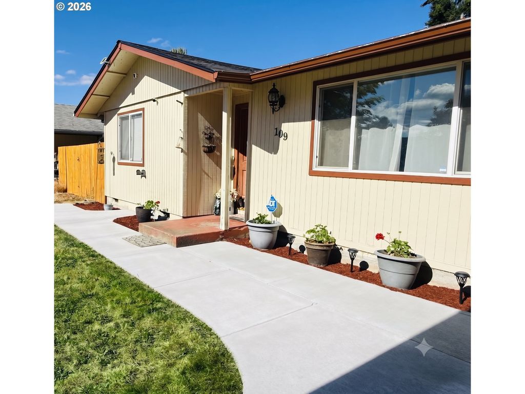109 Oak St, Amity