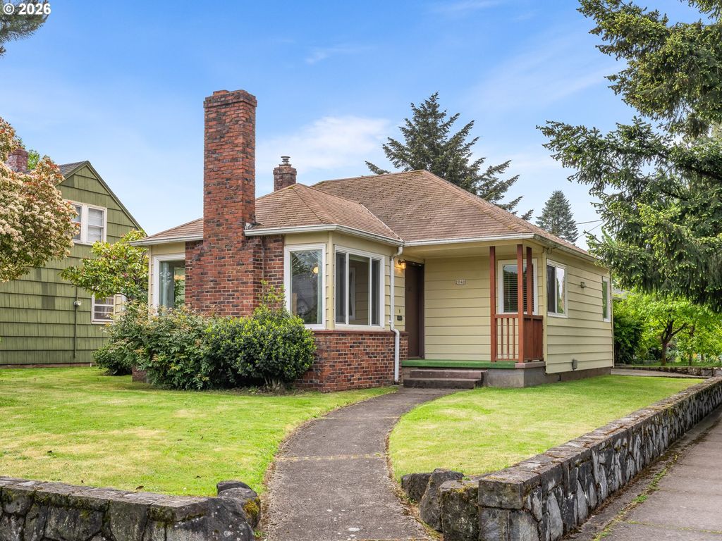2040 N Rosa Parks Way, Portland