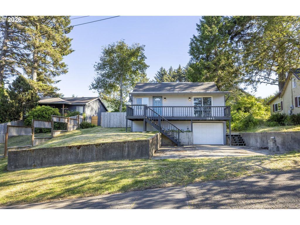 1842 Ne 19th St, Lincoln City