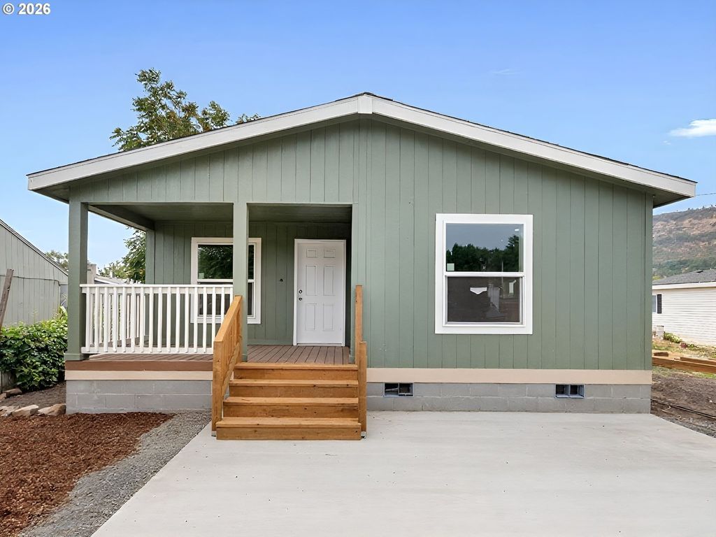 834 Floral Ct, The Dalles