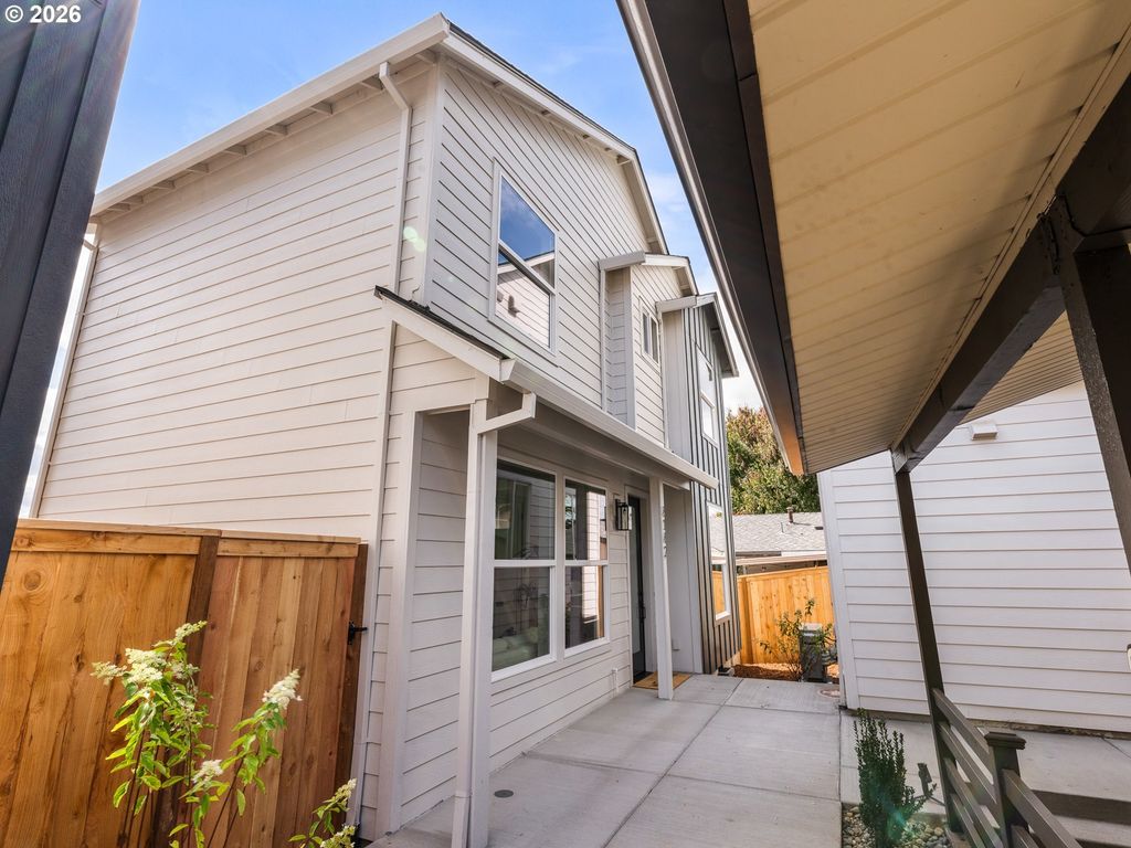 4142 Se Ogden St, Portland