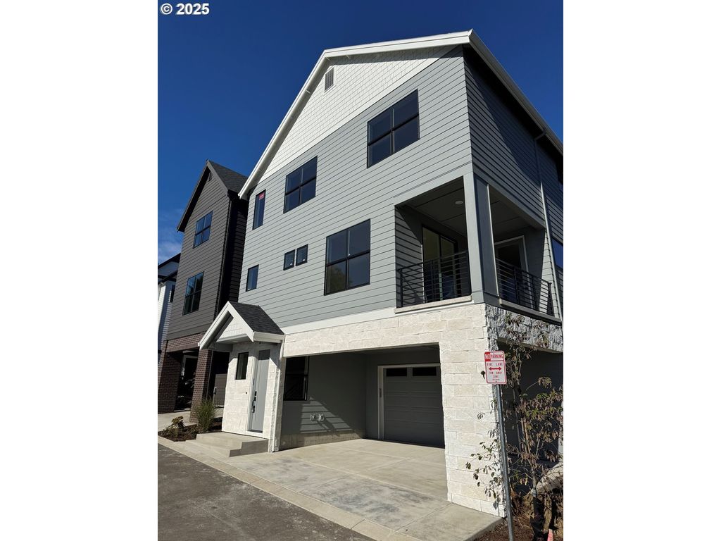 6028 Sw 18th Dr, Portland