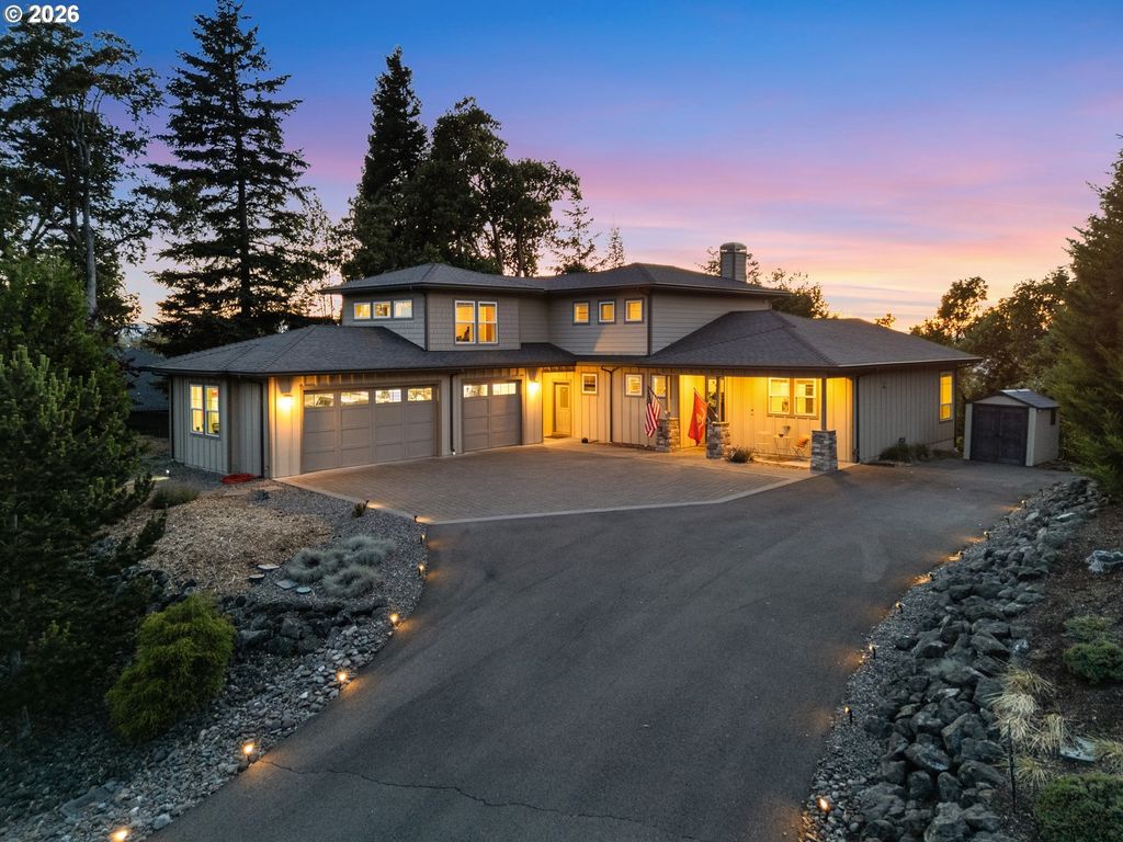 1196 Southridge Way, Roseburg