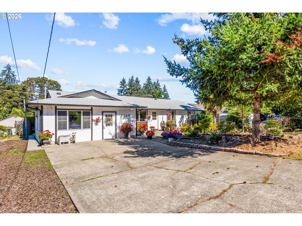 1319 Hemlock St Nw, Salem