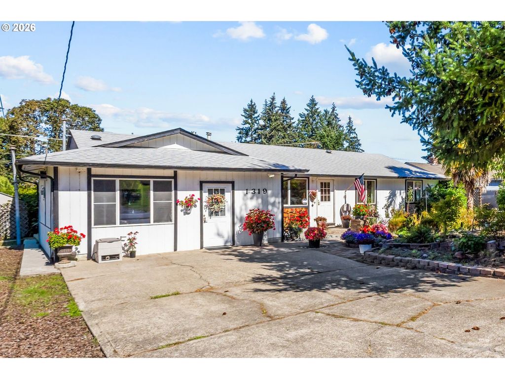1319 Hemlock St Nw, Salem