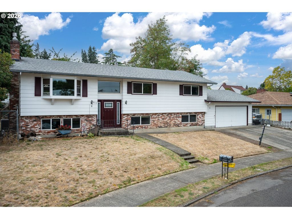 819 Se 136th Ave, Portland