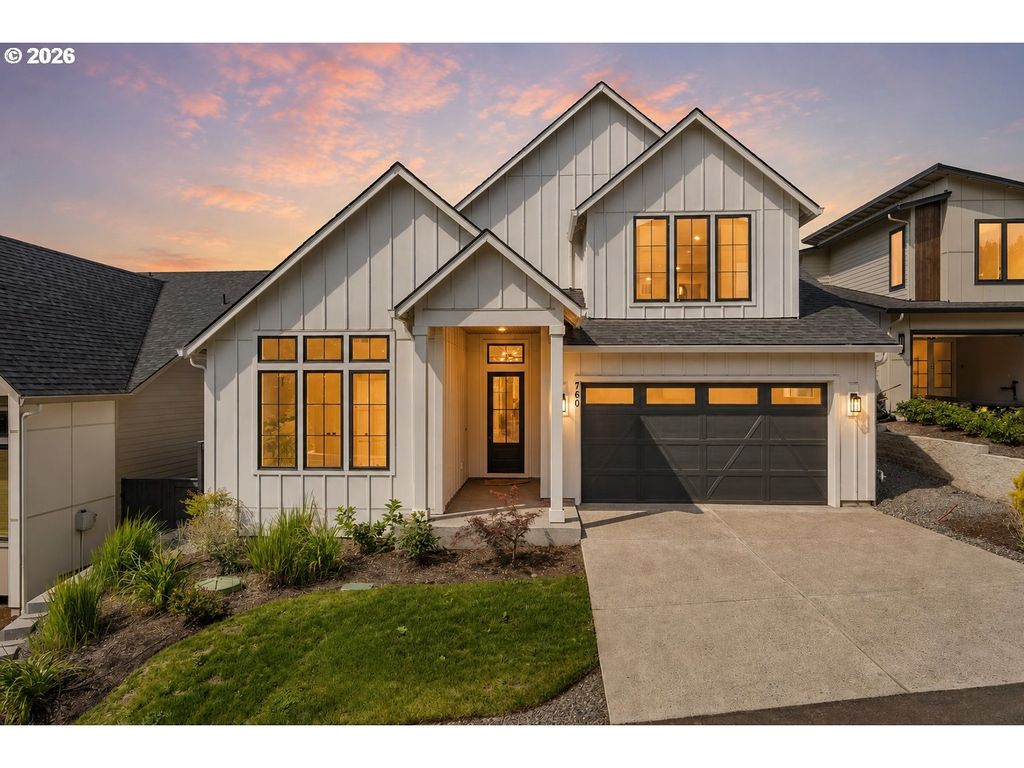 760 N V St, Washougal