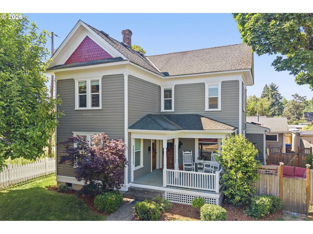 1550 East Ave Ne, Salem
